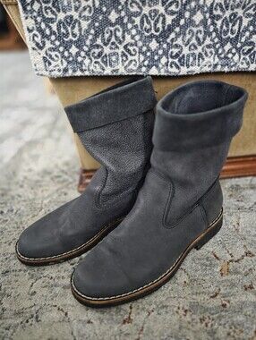 Roots Canada Women's Casual Suede Mid-Calf Boots in Dark Gray Size 7